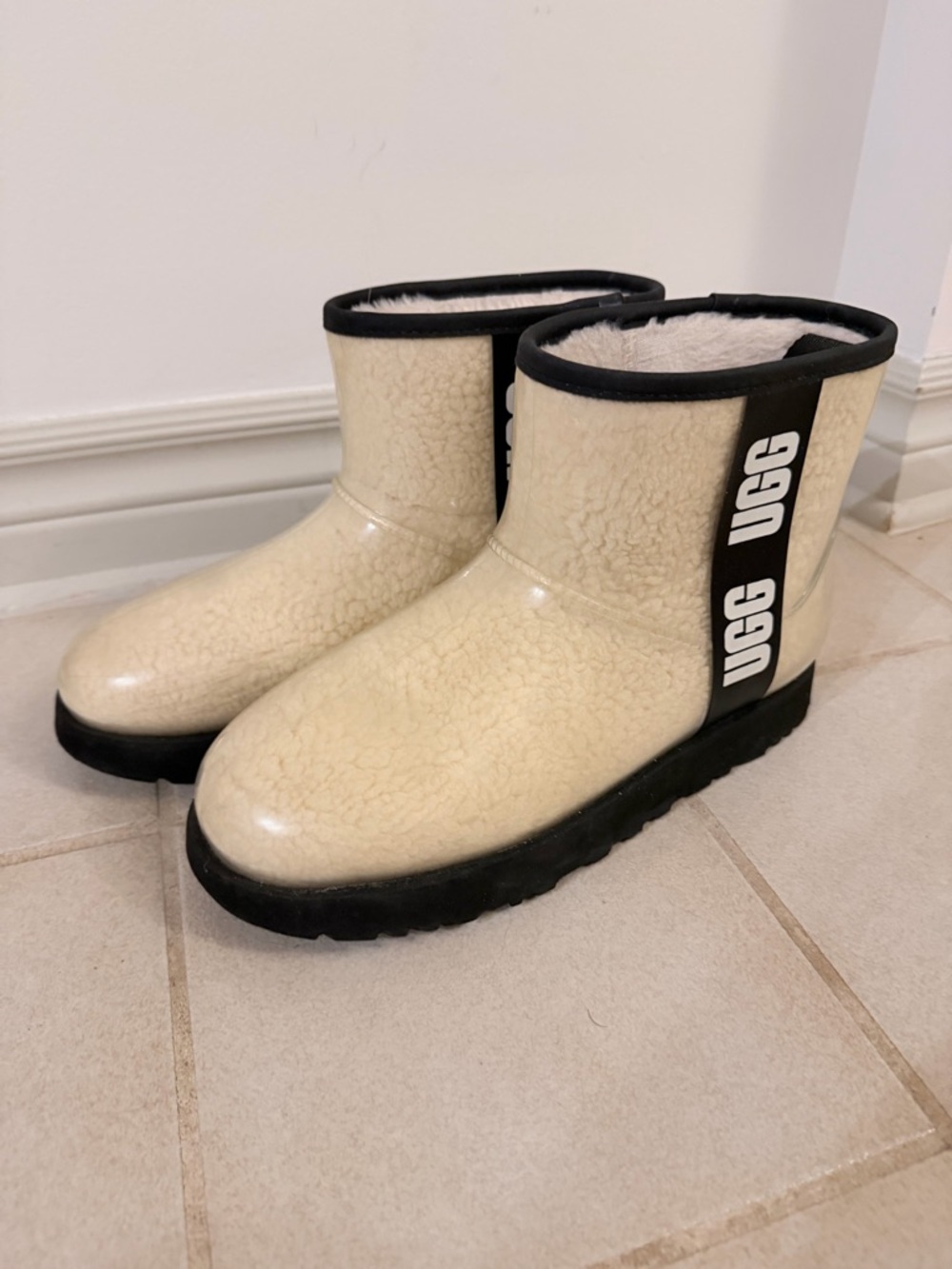 UGG Cream Gloss Short Shearling-Lined Rain Boots with Black Trim